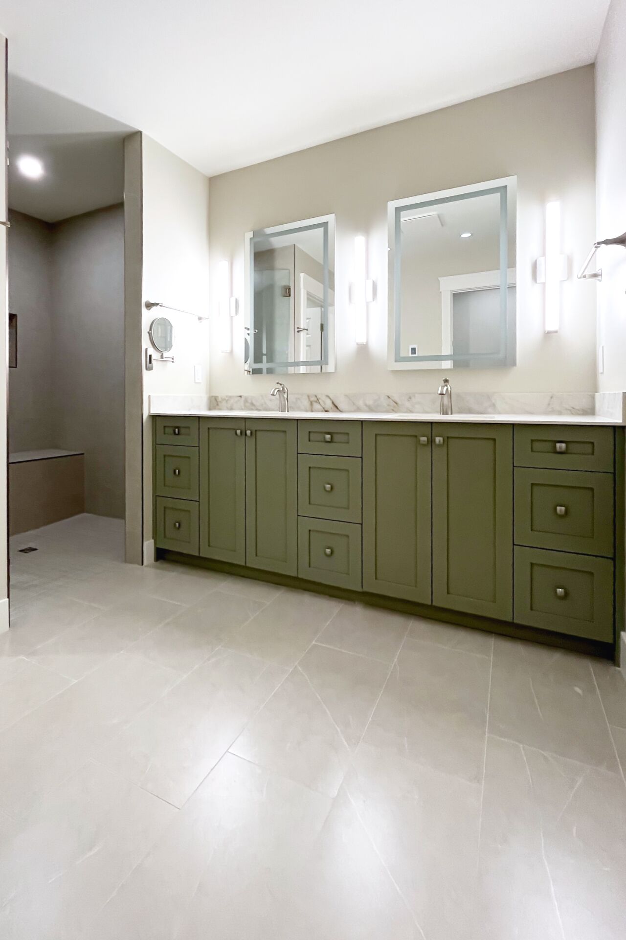 Ensuite Bathroom with Curbless Shower