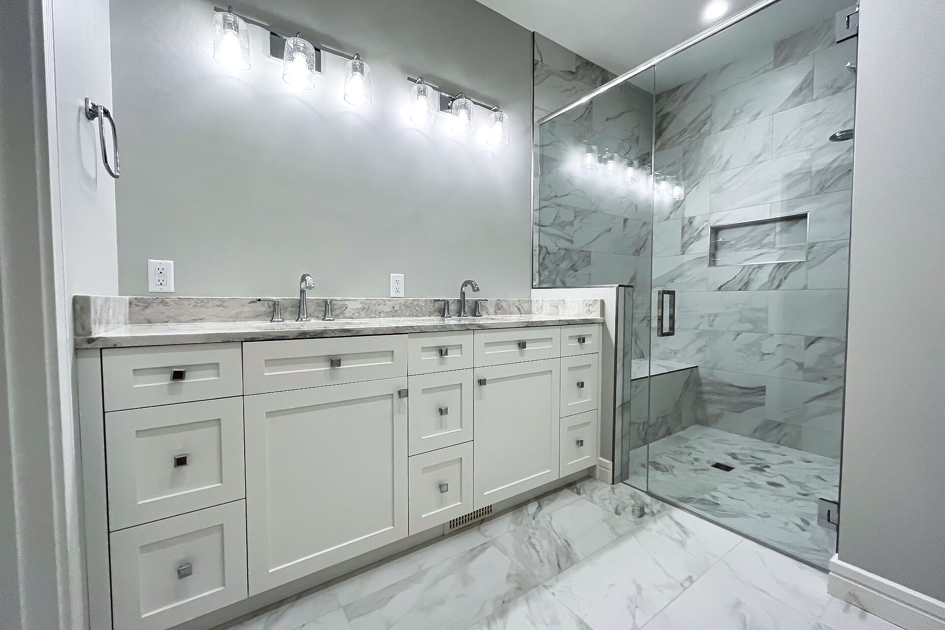 Ensuite Bathroom with Curbless Shower